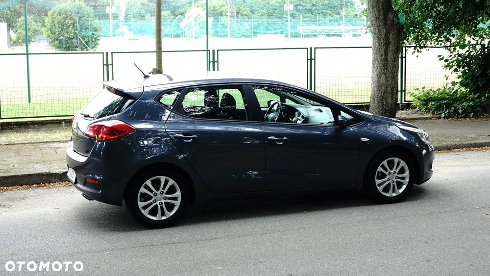 Kia Ceed 1.4 CVVT Dream Team Edition - 36