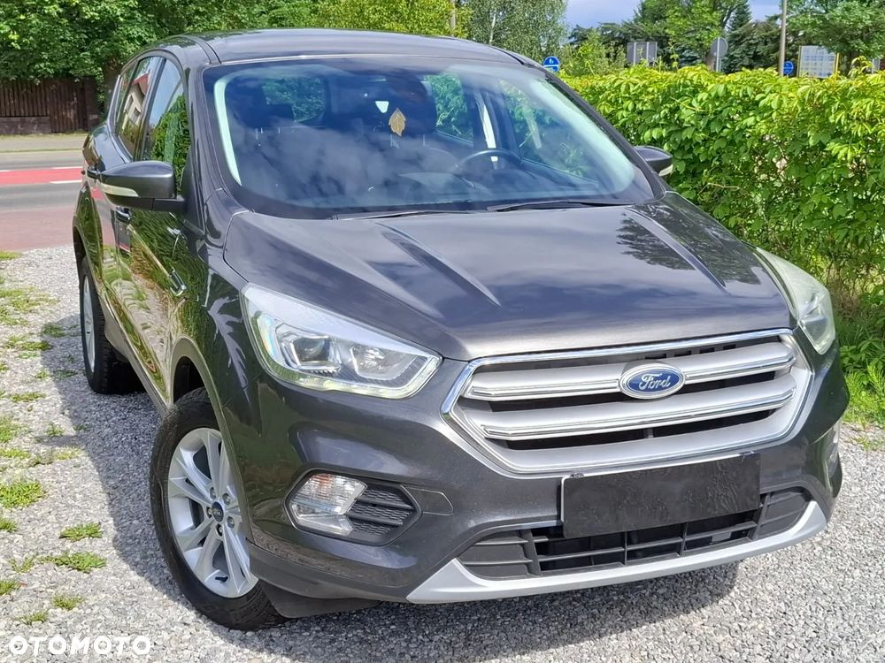 Ford Kuga 1.5 TDCi 2x4 Titanium - 2