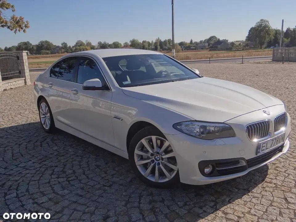 BMW Seria 5 525d xDrive - 12
