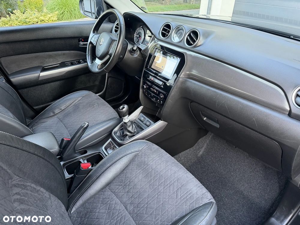 Suzuki Vitara 1.4 Boosterjet Premium 2WD - 36