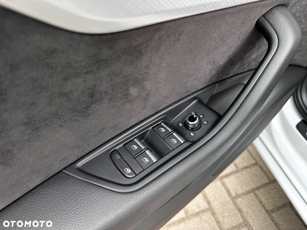 Audi A4 Avant 40 TDI quattro S tronic S line - 26