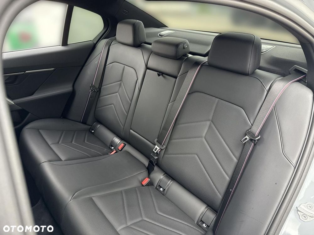 BMW Seria 5 - 17
