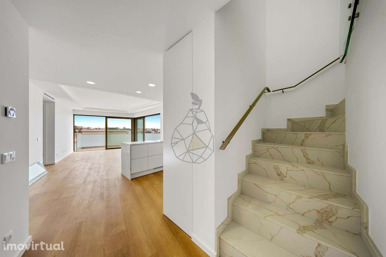 Apartamento T2 Duplex com 2 lugares de estacionamento em Alvor - Grande imagem: 2/50