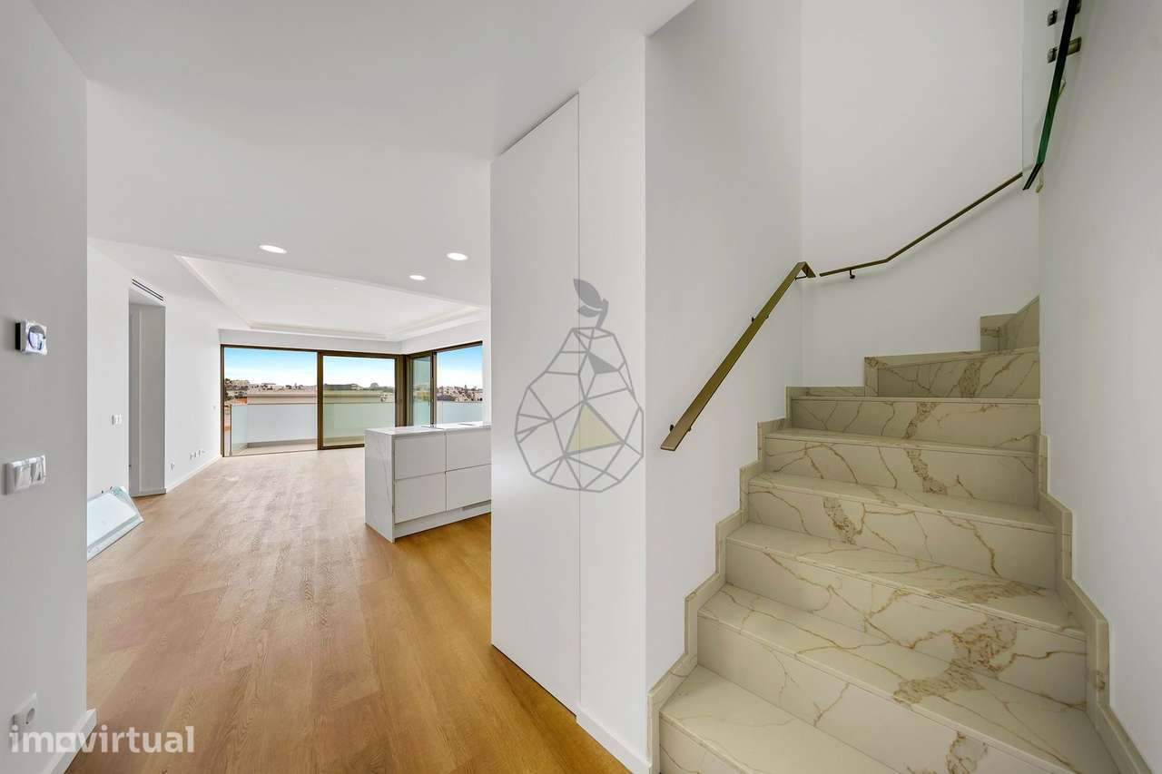Apartamento T2 Duplex com 2 lugares de estacionamento em Alvor - Grande imagem: 2/50
