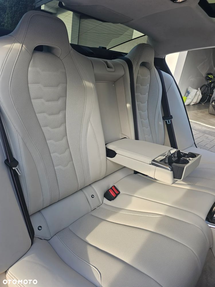 BMW Seria 8 840d xDrive mHEV - 15