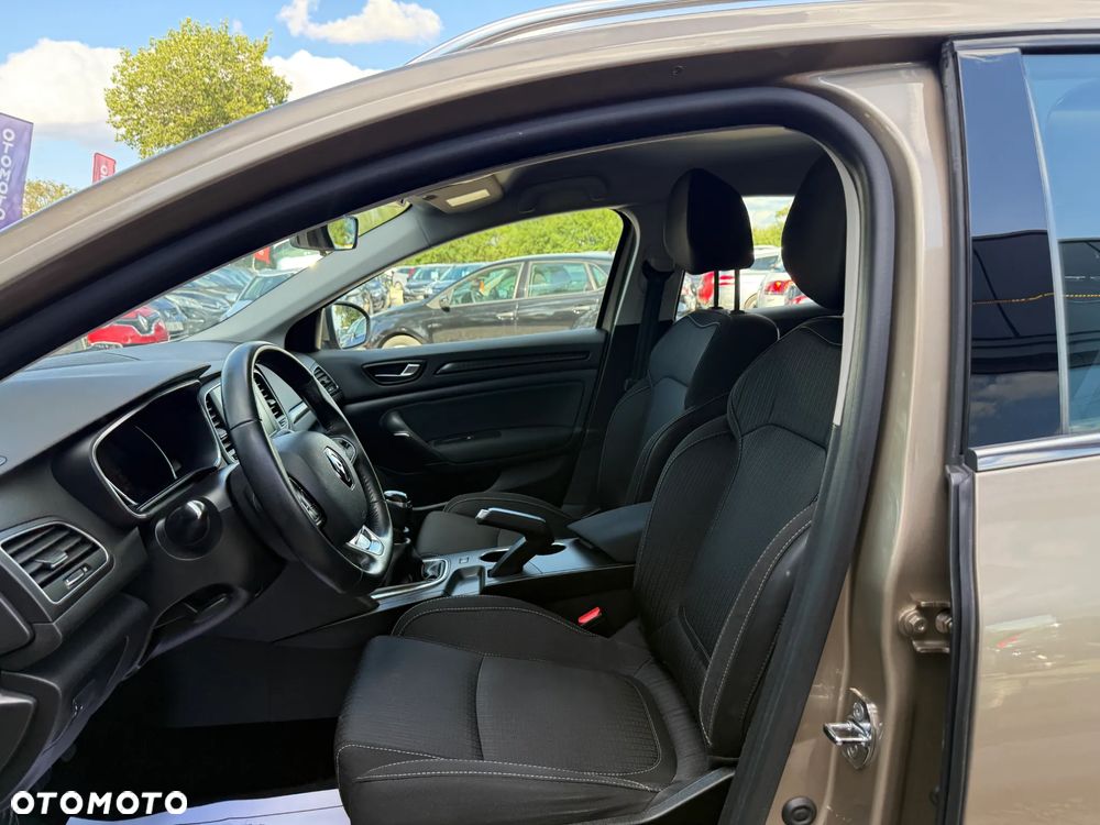 Renault Megane 1.5 Blue dCi Business - 26