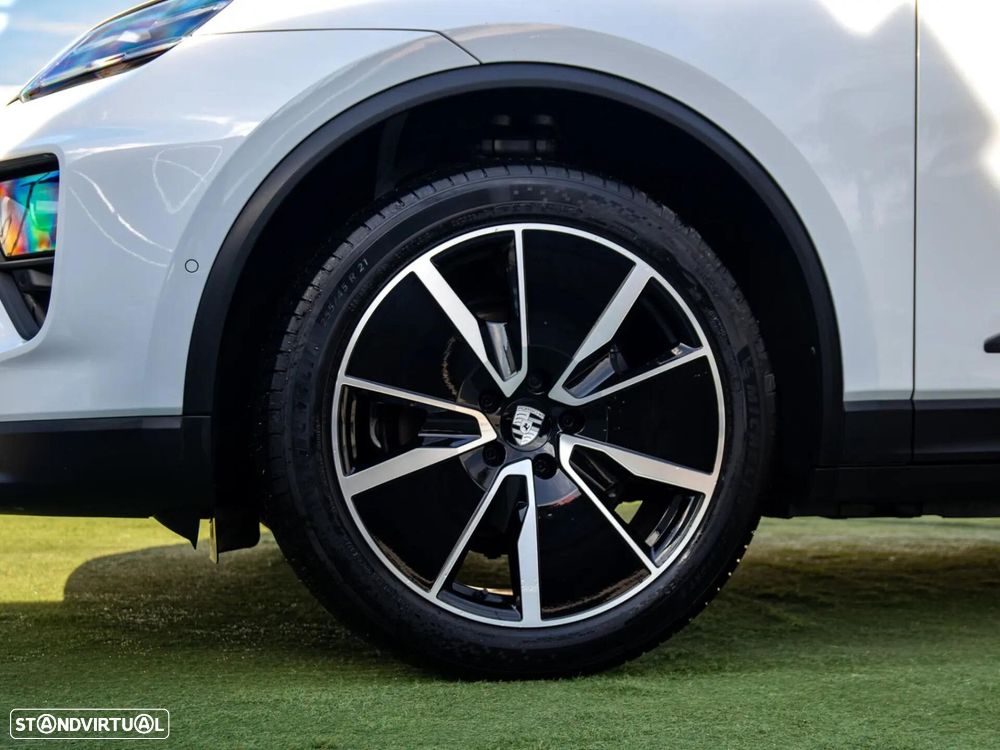 Porsche Macan Electric - 17