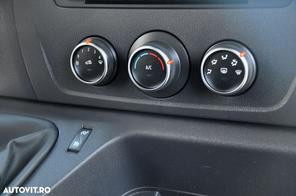 Renault Master L4H2 Van - 18