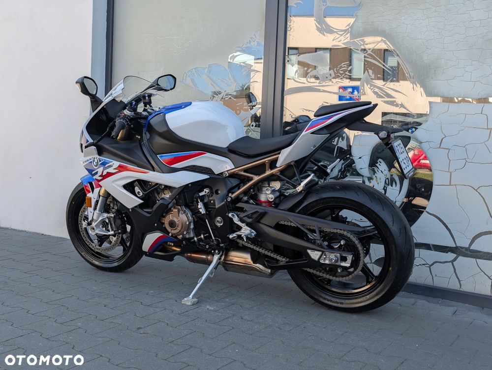 BMW S - 6