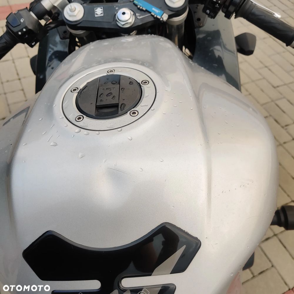 Suzuki SV - 7