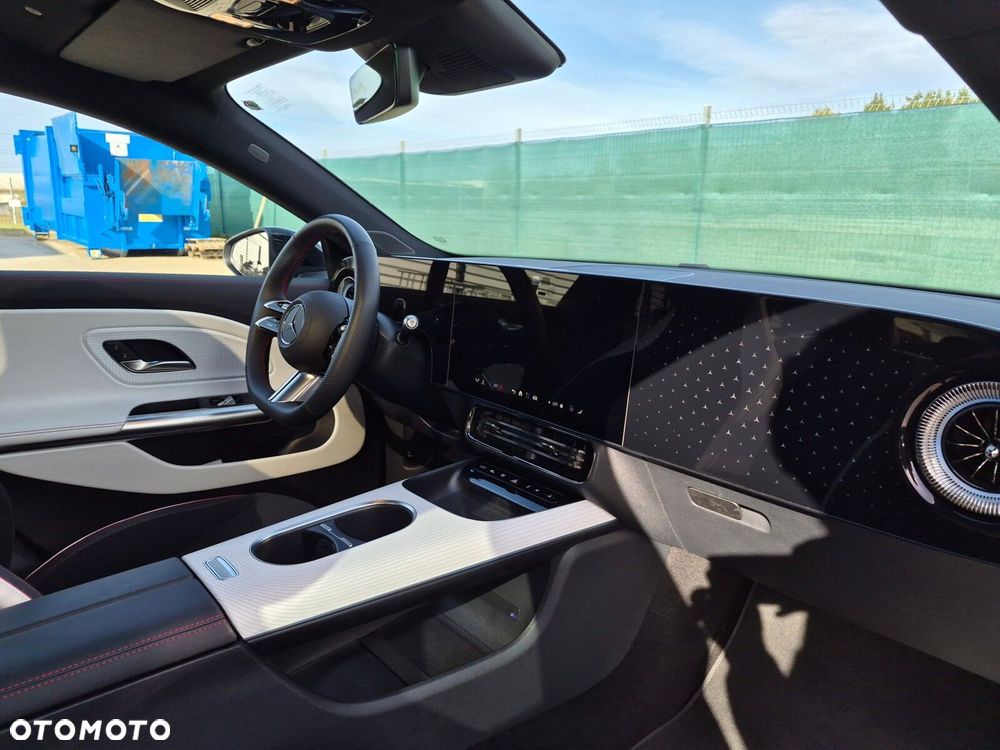 Mercedes-Benz CLA - 32