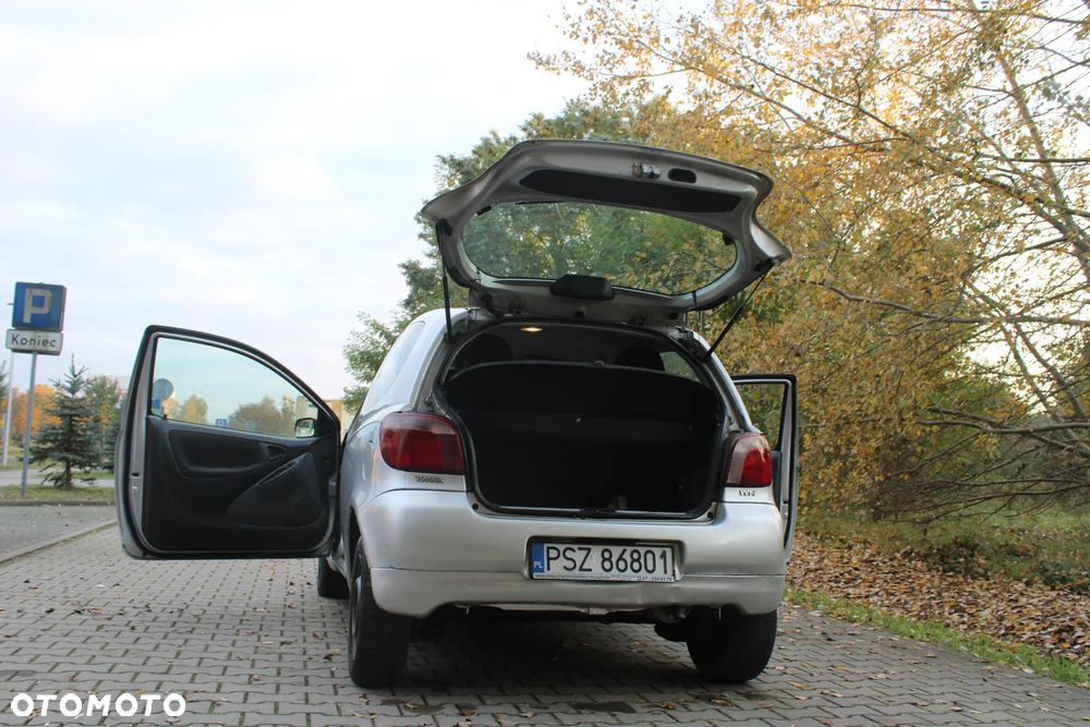 Toyota Yaris - 10
