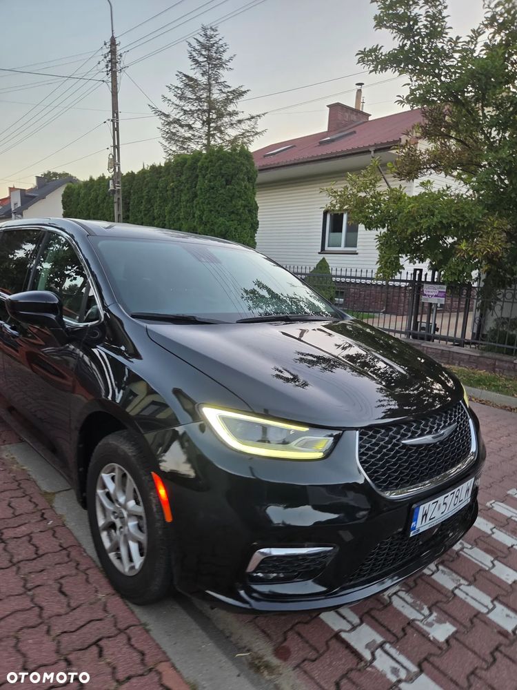 Chrysler Pacifica - 12