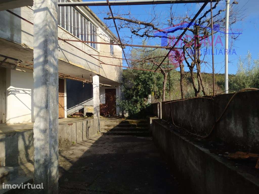 Moradia T3 com anexos - Grande imagem: 2/36