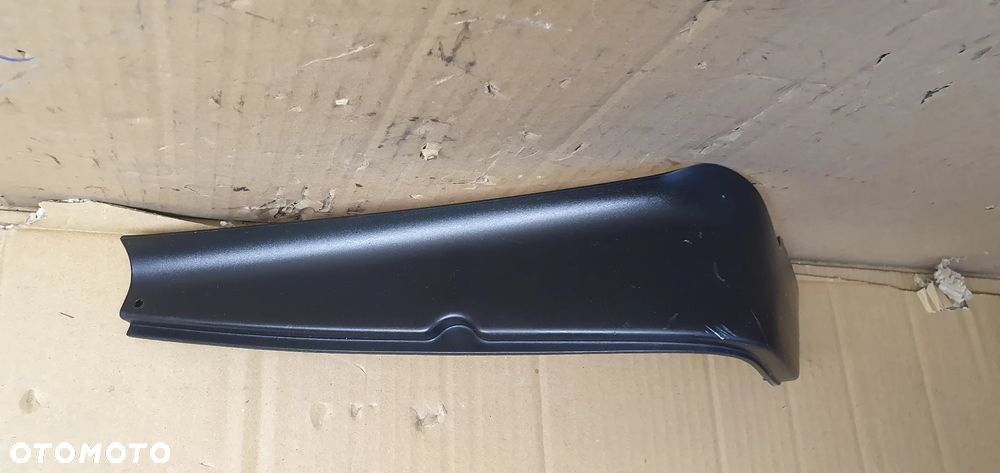 Osłona zaślepka lampy prawy tył VW Tourn 1T0945312 - 4