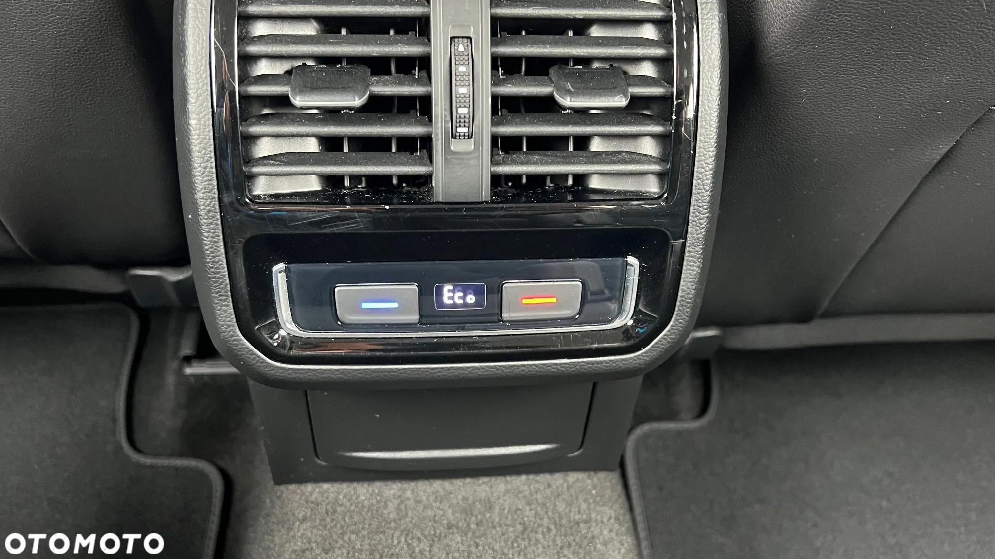 Volkswagen Passat - 23