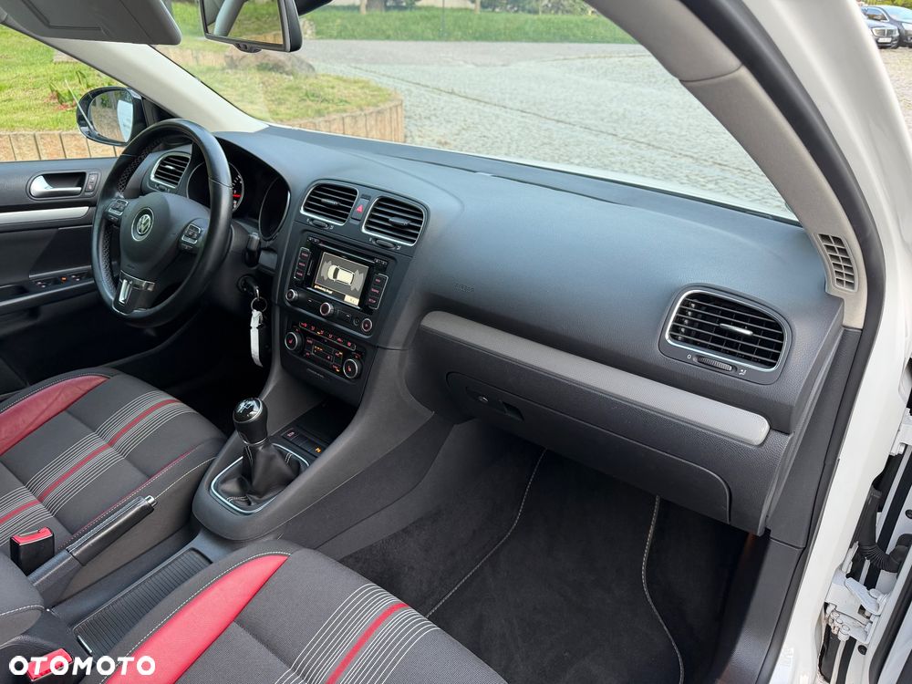 Volkswagen Golf 1.6 TDI DPF MATCH - 24