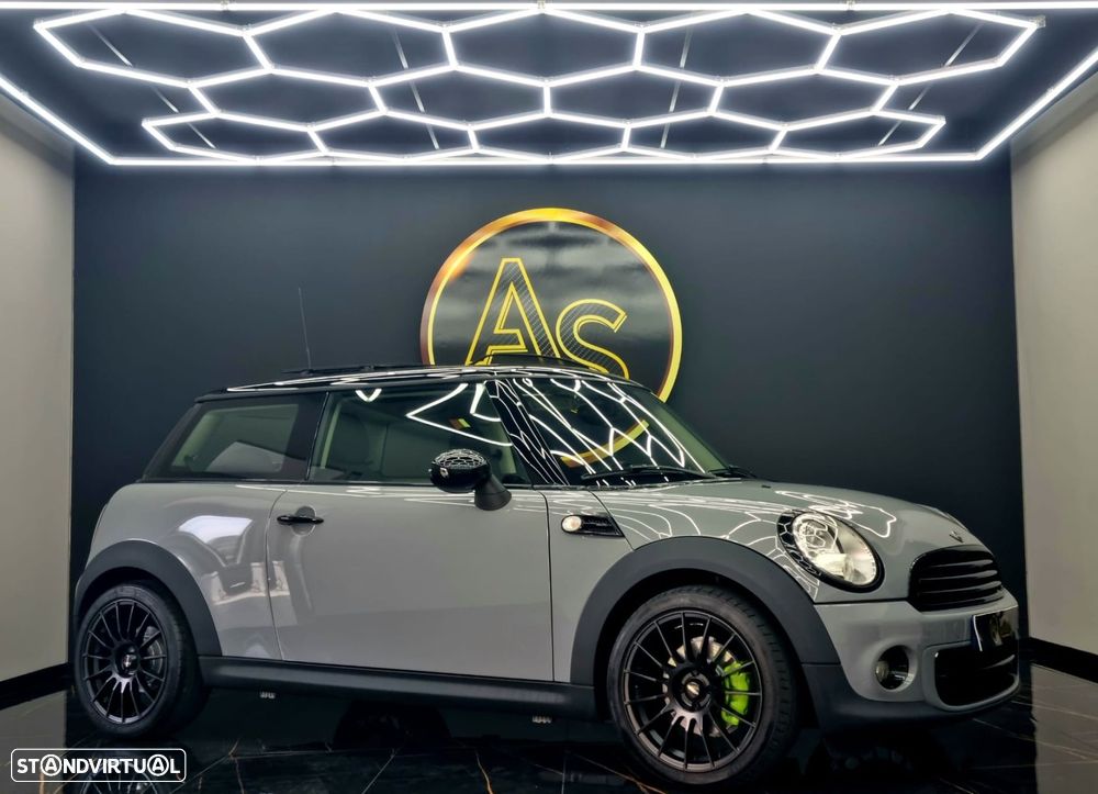 MINI 3 Portas One D - 33