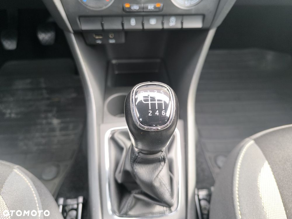 Skoda RAPID 1.2 TSI Ambition - 30