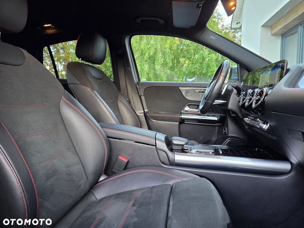 Mercedes-Benz GLA 200 d AMG Line - 28