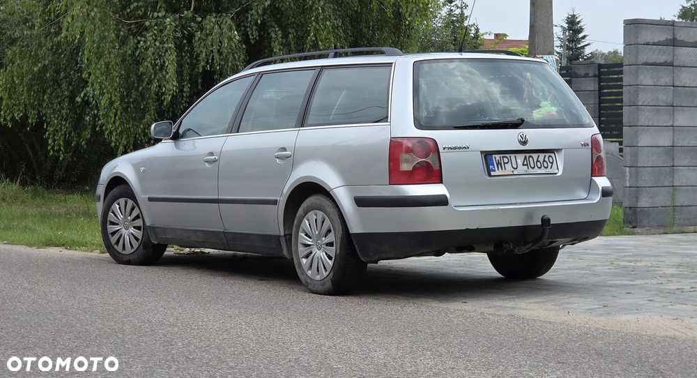 Volkswagen Passat 1.9 TDI Basis - 4