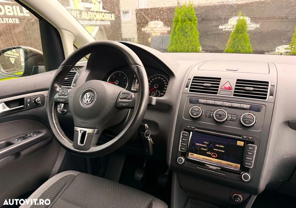 Volkswagen Touran 1.6 TDI DPF BlueMotion Technology Highline - 17