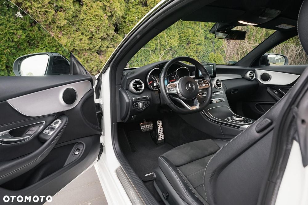 Mercedes-Benz Klasa C 300 9G-TRONIC - 9