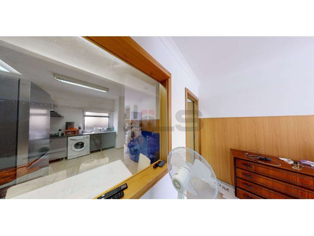 Apartamento T1 no Rés-do-Chão de 52m2 - Ideal para Habitação própri... - Grande imagem: 5/17