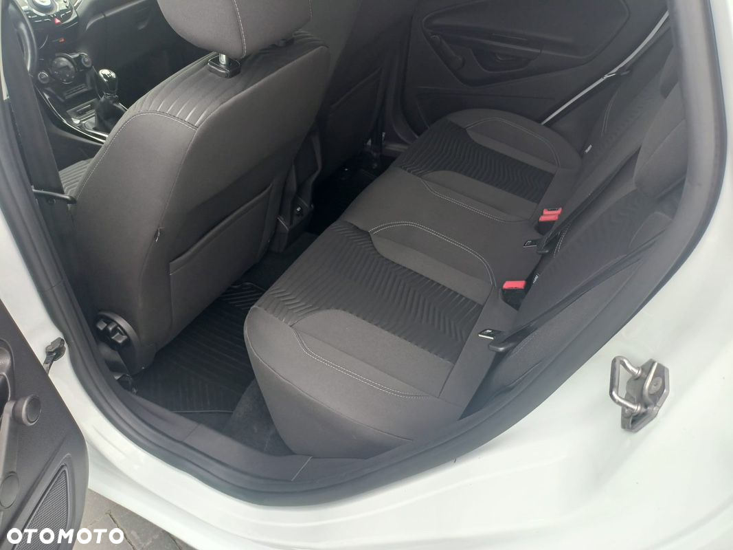 Ford Fiesta - 24