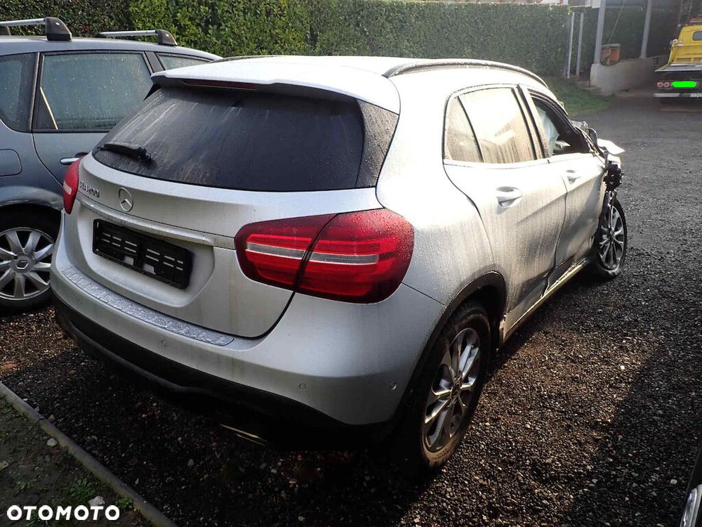 Mercedes-Benz GLA - 1