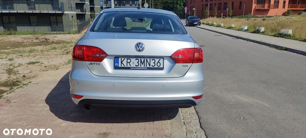 Volkswagen Jetta 1.6 TDI Trendline - 4
