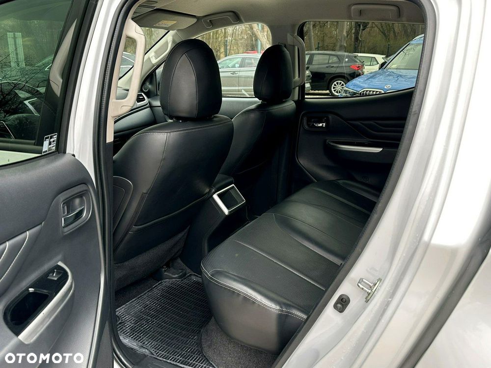 Mitsubishi L200 2.2 d DC Instyle Plus - 15