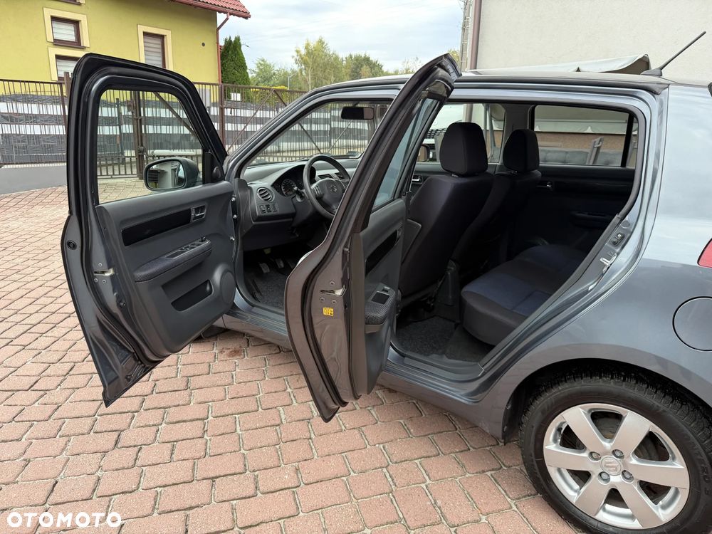 Suzuki Swift 1.3 GS / Premium 4WD - 32