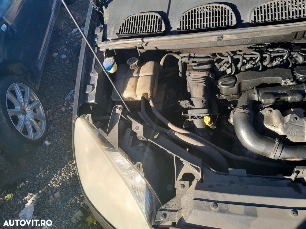 Dezmembrari  Ford C-MAX 1  2003  > 2010 1.6 TDCi Motorina - 3