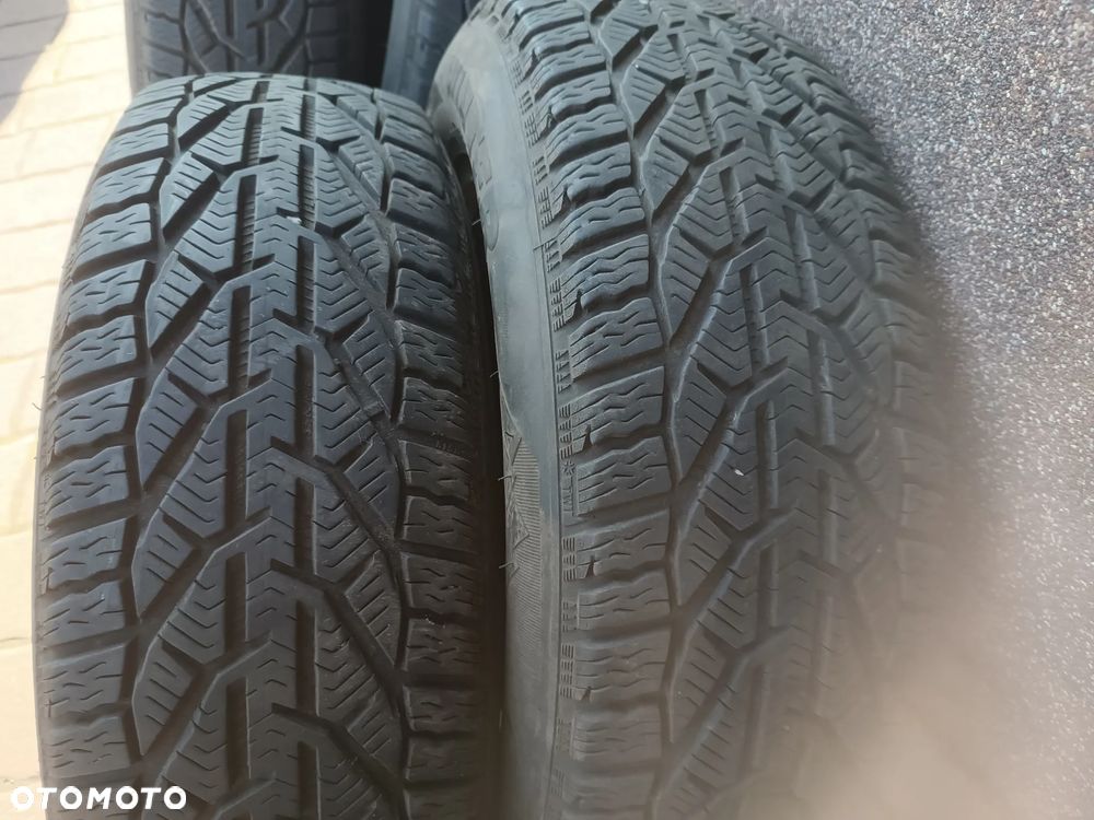 Komplet (4 sztuki) Opony zimowe 15" Taurus Winter 195/65/15 195/65R15 , ZIMA , bieżnik 6 mm - 6
