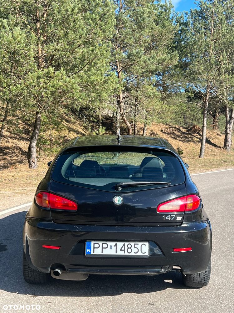Alfa Romeo 147 1.9 JTD 16V Black Line - 3