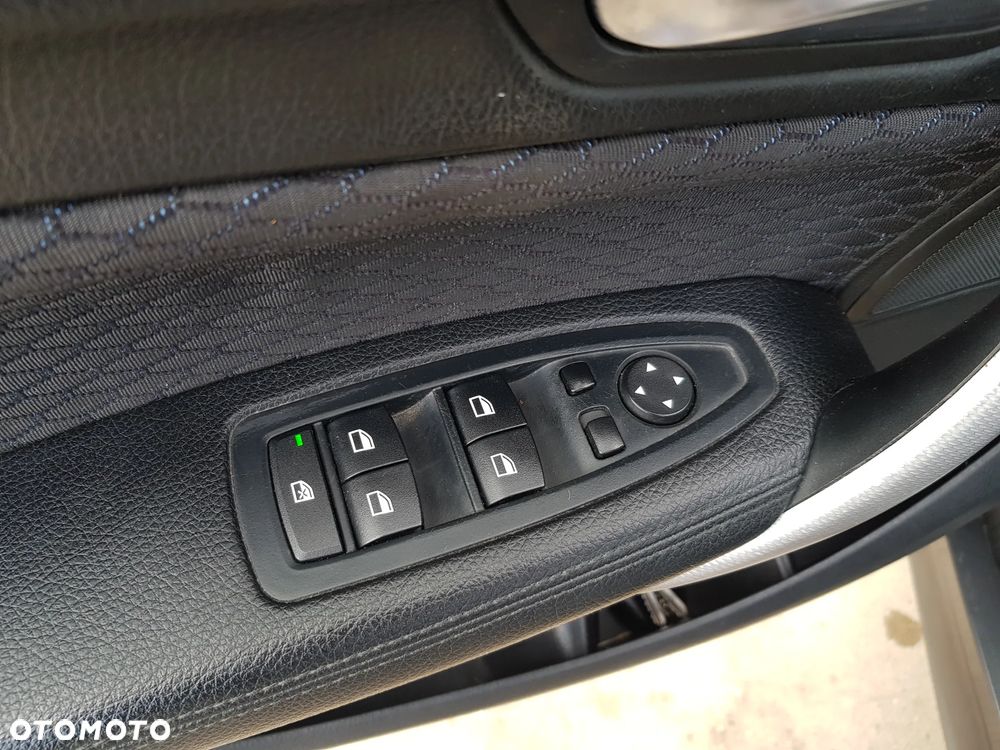 BMW Seria 1 120d xDrive BluePerformance - 17
