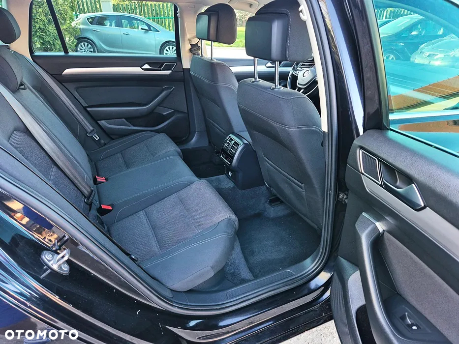 Volkswagen Passat Variant 1.4 TSI ACT (BlueMotion Technology) Highline - 33