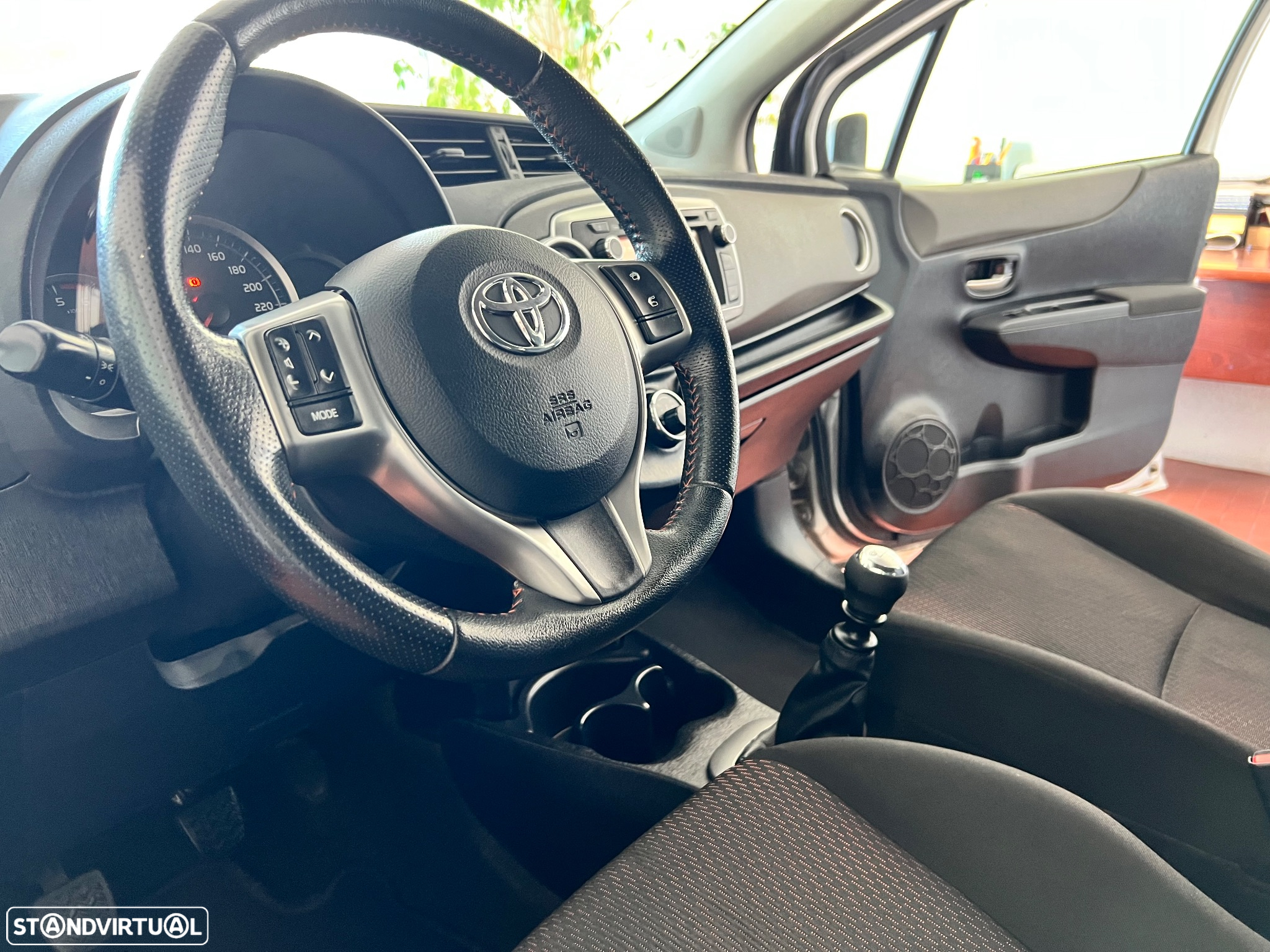 Toyota Yaris 1.4 D-4D Comfort - 25