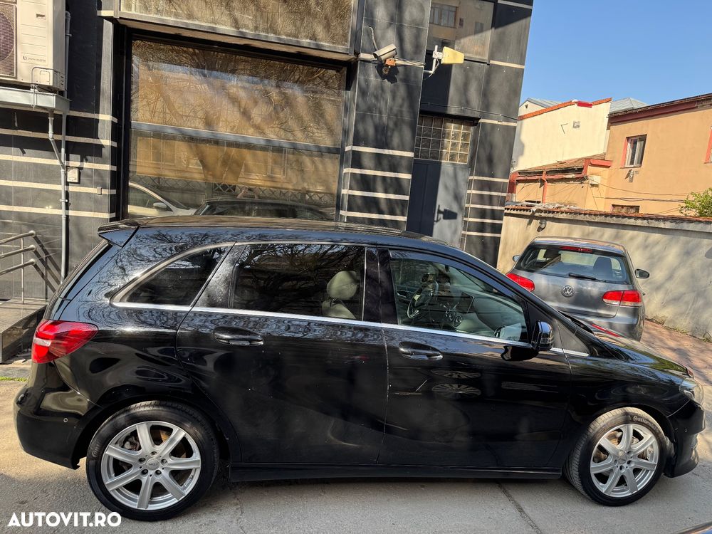 Mercedes-Benz B 220 4Matic Aut. - 6