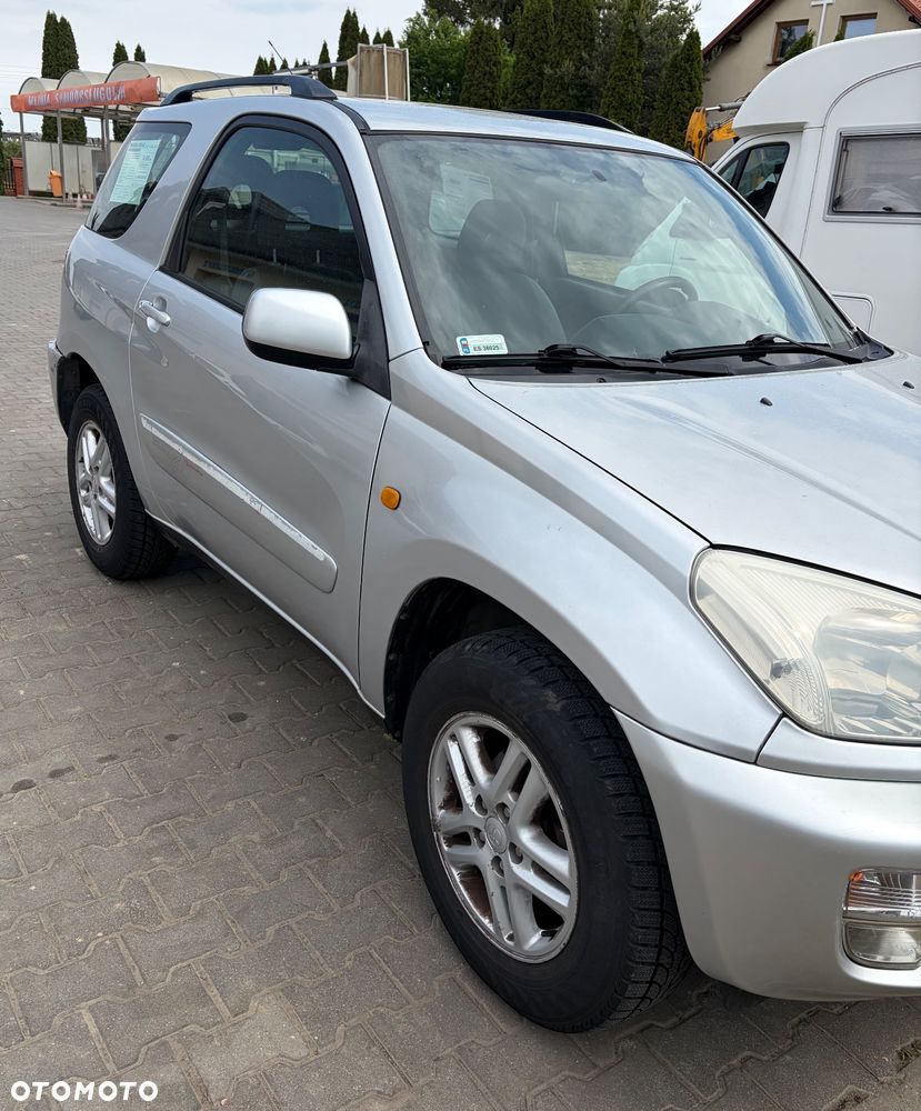 Toyota RAV4 1.8 VVT-i 4x2 - 2