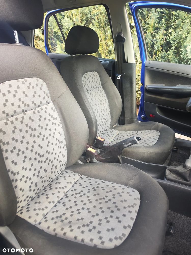 Skoda Fabia 1.4 16V Active - 12