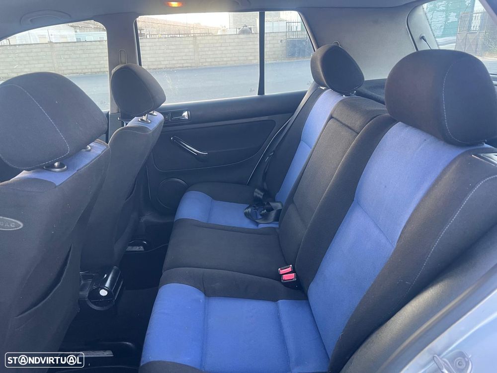 VW Golf 1.9 TDi Highline - 8