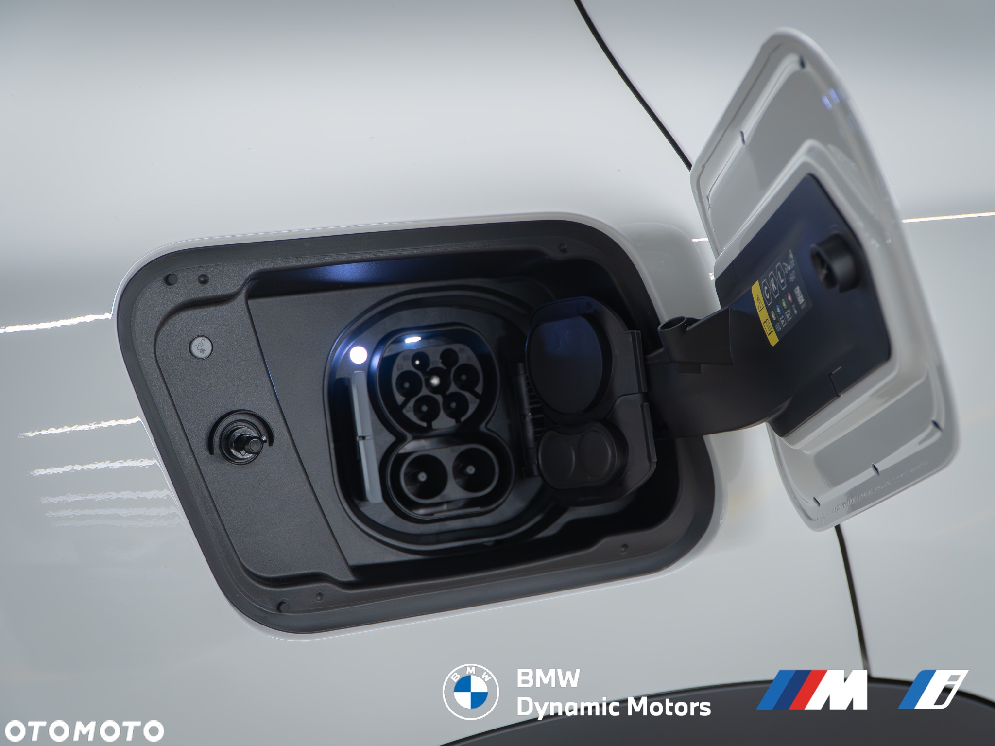 BMW iX2 eDrive20 - 10
