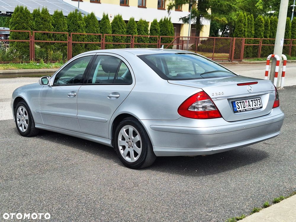 Mercedes-Benz Klasa E 200 CDI Classic DPF - 18