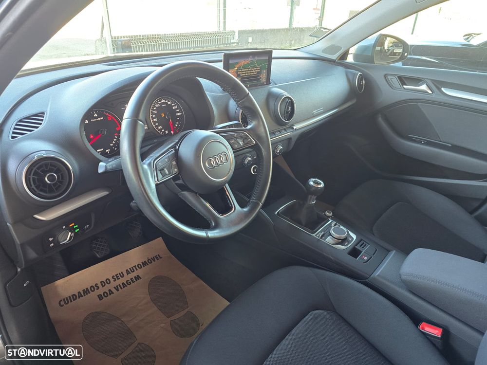 Audi A3 Sportback 30 TDI Design - 15