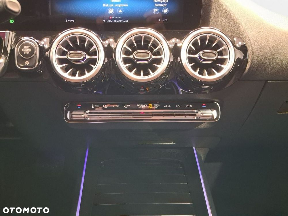 Mercedes-Benz GLA - 20