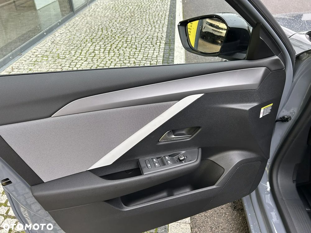 Opel Astra 1.2 T Edition S&S - 13