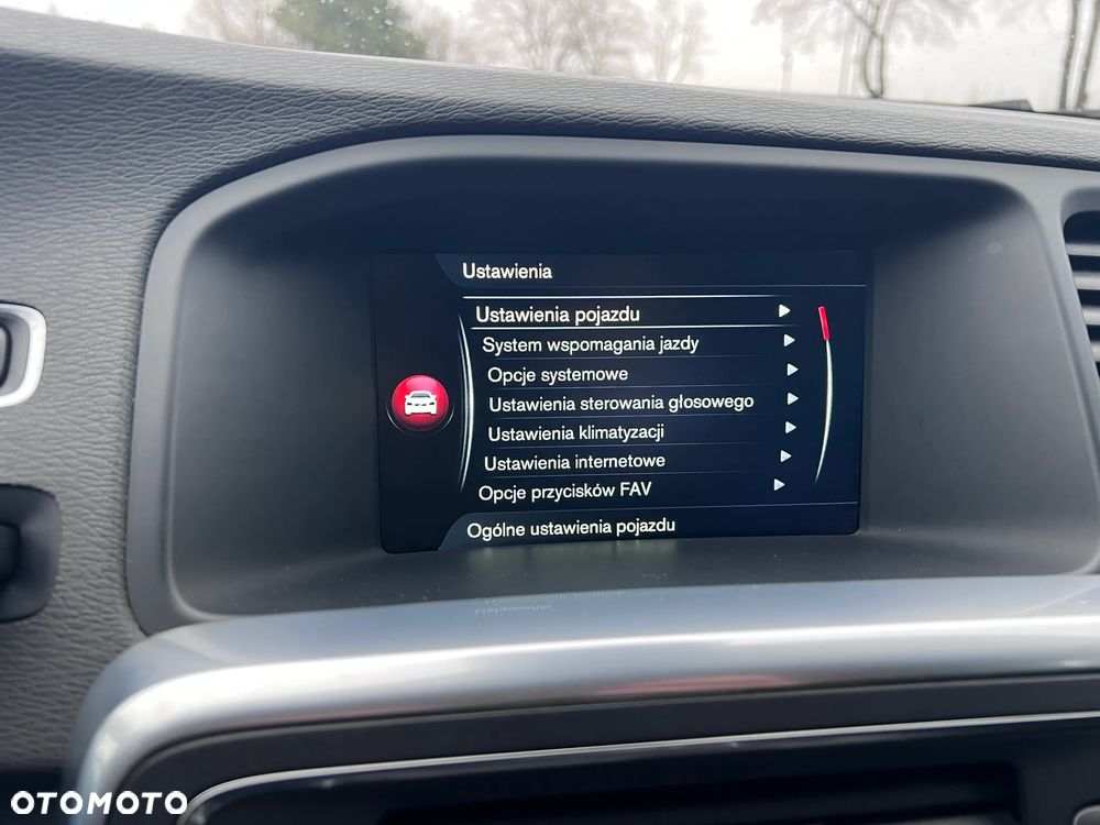 Volvo V60 D2 Momentum - 14