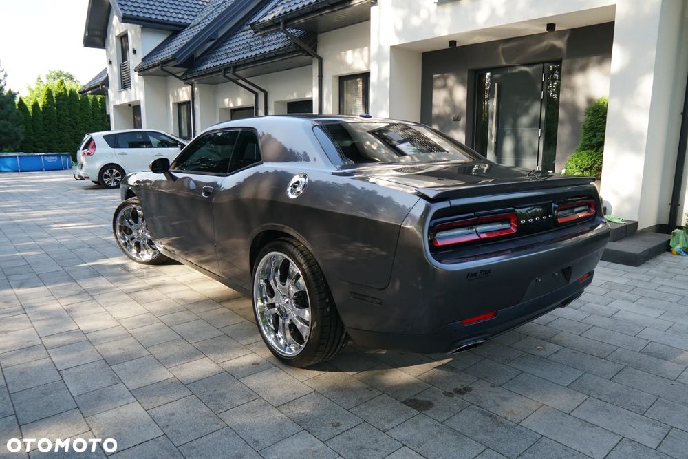 Dodge Challenger - 34